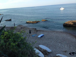 CASA ELEGANTE IN RIVA AL MARE CON AMPI SPAZI ESTERNI